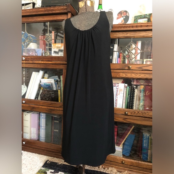 Evan Picone Dresses & Skirts - Evan Picone black stretch dress gathered round neckline sleeveless cocktail 💎LBD